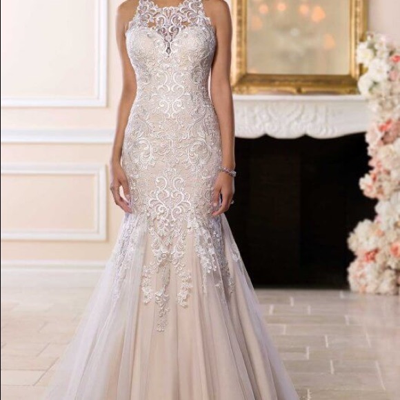 Beautiful Stella York wedding gown, never worn - Picture 6 of 7